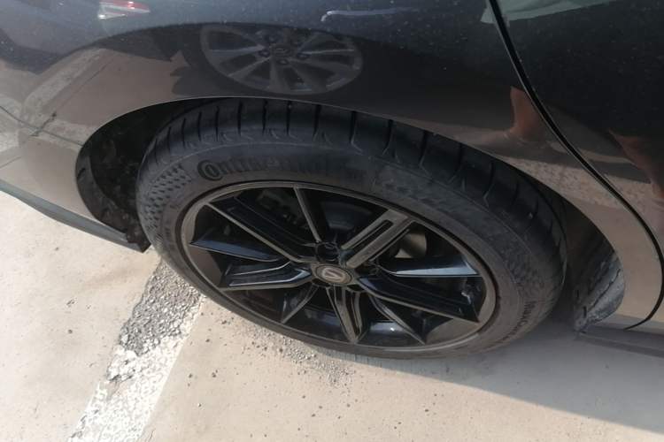 Used CHANGAN UNI-V 2023 1.5T Prestige Model Right Rear Wheel Hub