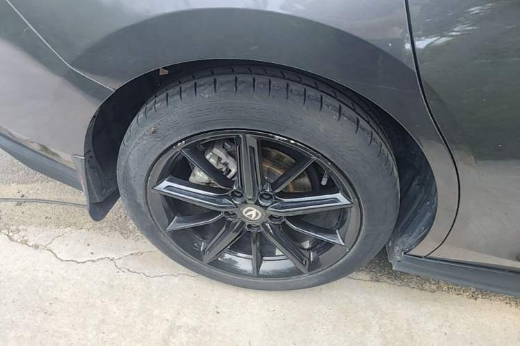 Used CHANGAN UNI-V 2023 1.5T Prestige Model Right Rear Wheel Hub