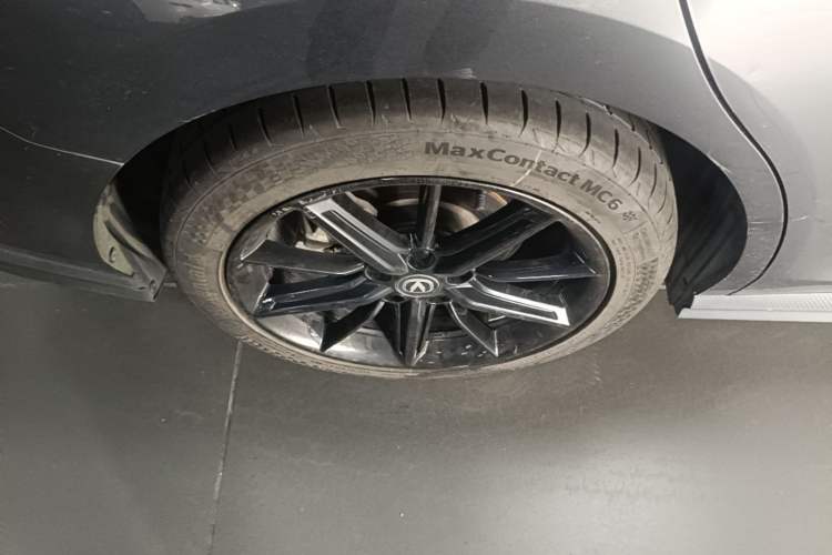 Used CHANGAN UNI-V 2023 1.5T Prestige Model Right Rear Wheel Hub