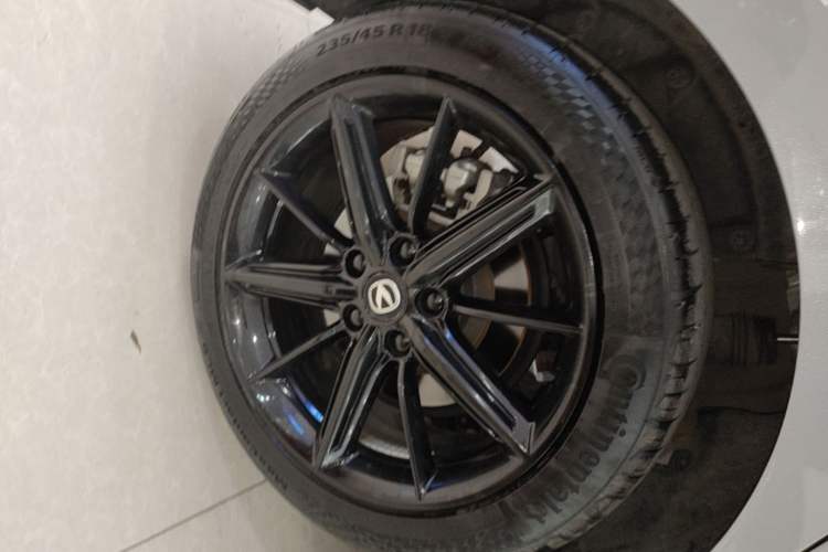 Used CHANGAN UNI-V 2023 2.0T Sport Edition Right Rear Wheel Hub