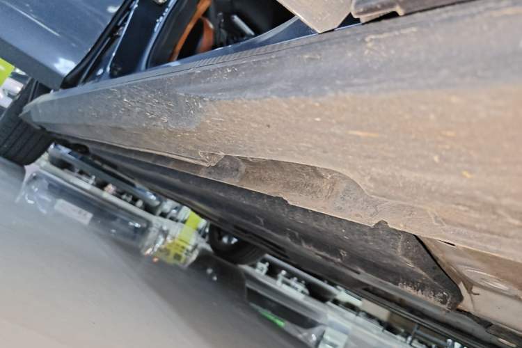 Used CHANGAN UNI-V 2023 1.5T Prestige Model Right Side Sill