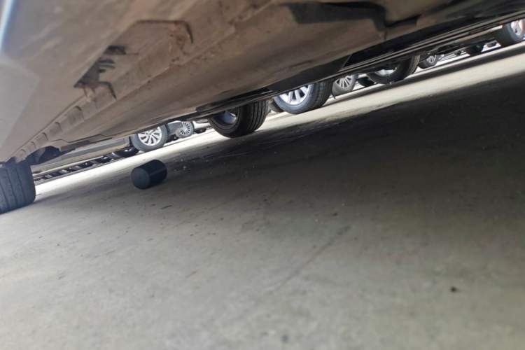 Used CHANGAN UNI-V 2023 1.5T Premium Model Right Side Sill