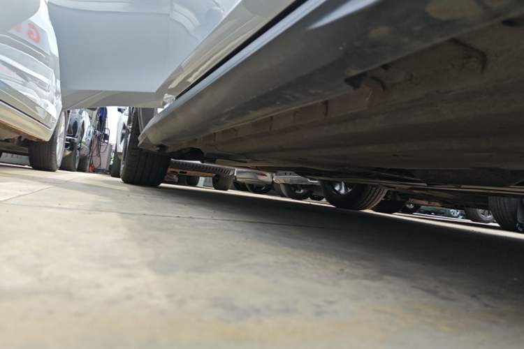 Used CHANGAN UNI-V 2023 1.5T Prestige Model Right Side Sill
