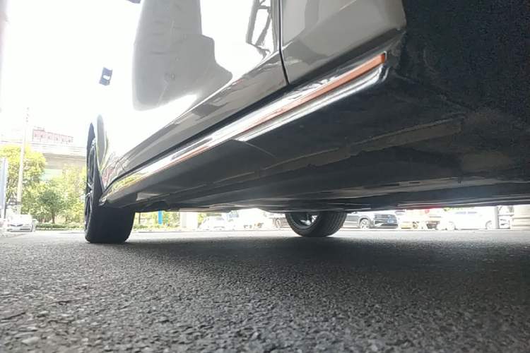 Used CHANGAN UNI-V 2023 1.5T Sport Edition Right Side Sill