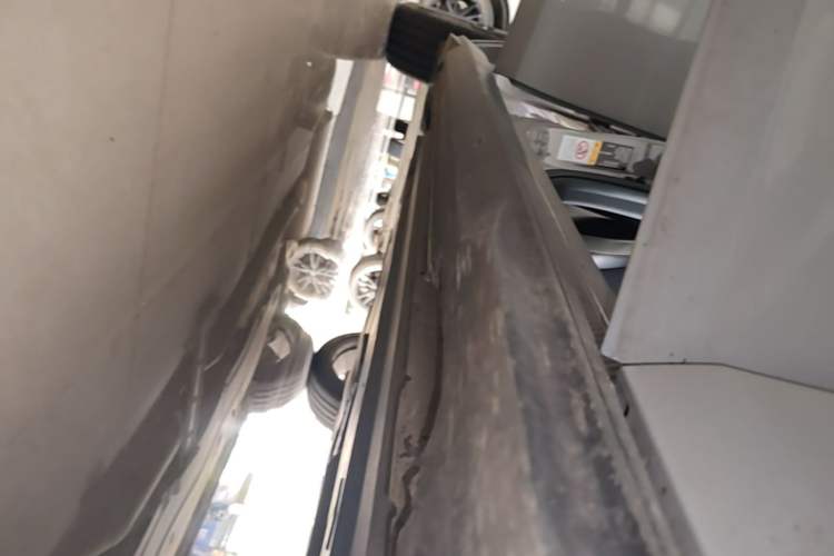 Used CHANGAN UNI-V 2023 1.5T Prestige Model Right Side Sill