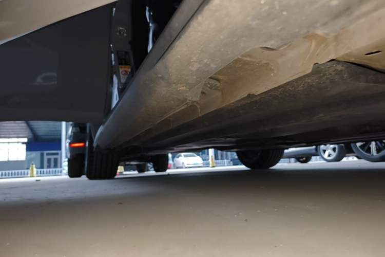 Used CHANGAN UNI-V 2023 1.5T Prestige Model Right Side Sill
