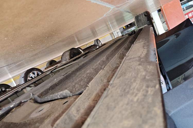 Used CHANGAN UNI-V 2023 1.5T Sport Edition Right Side Sill