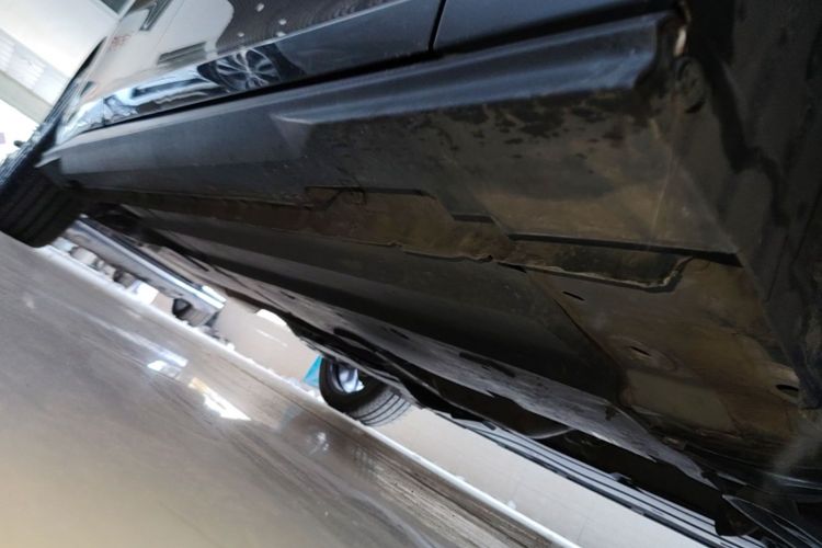 Used CHANGAN UNI-V 2023 1.5T Prestige Model Right Side Sill