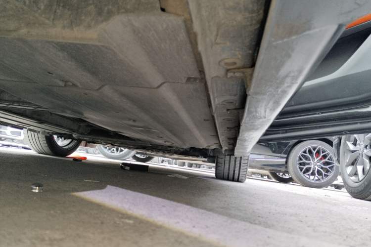 Used CHANGAN UNI-V 2023 1.5T Sport Edition Right Side Sill