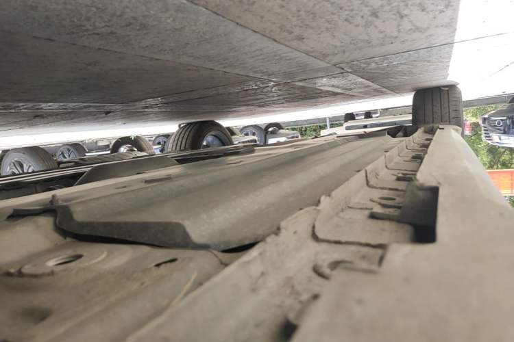 Used CHANGAN UNI-V 2023 1.5T Prestige Model Right Side Sill