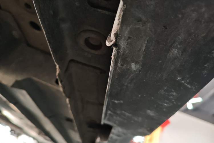 Used CHANGAN UNI-V 2023 1.5T Prestige Model Right Side Sill