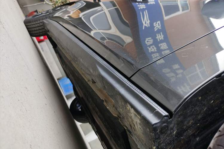 Used CHANGAN UNI-V 2023 1.5T Prestige Model Right Side Sill