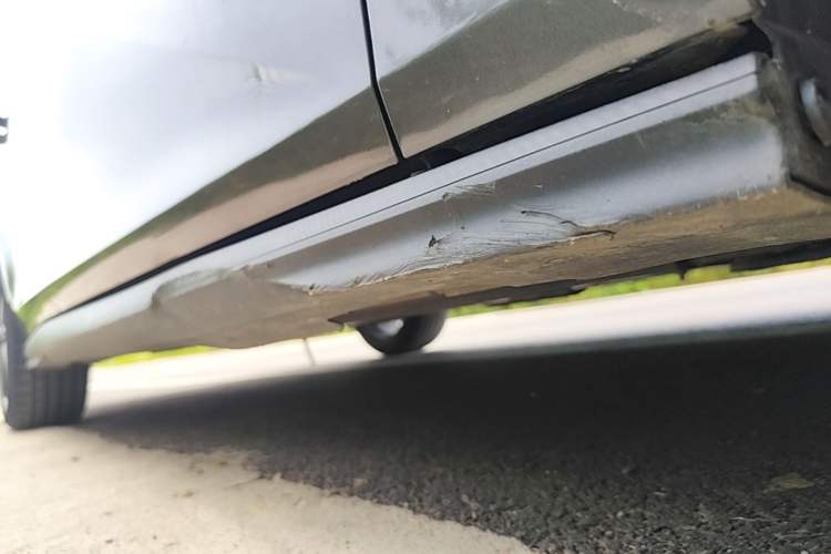 Used CHANGAN UNI-V 2023 1.5T Prestige Model Right Side Sill