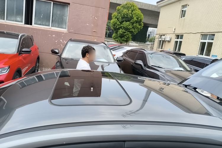 Used CHANGAN UNI-V 2023 1.5T Premium Model Roof