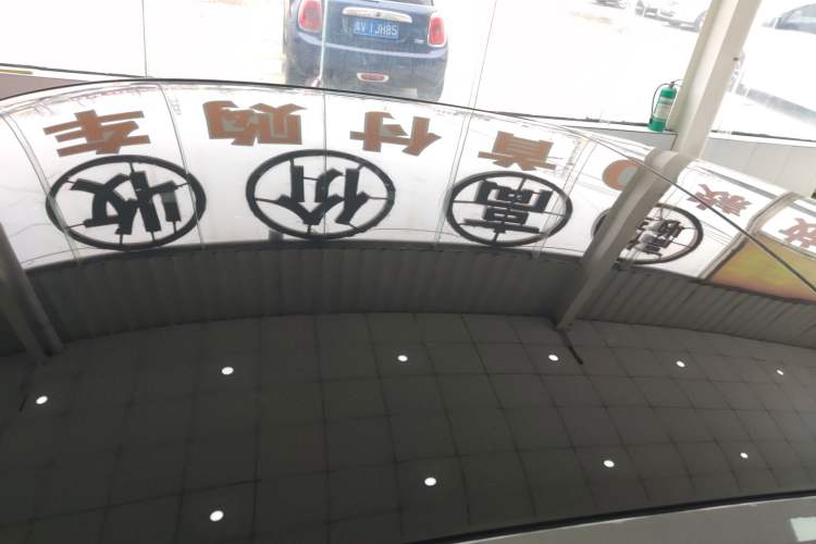 Used CHANGAN UNI-V 2023 1.5T Sport Edition Roof