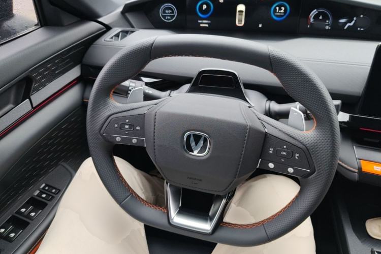 Used CHANGAN UNI-V 2023 1.5T Prestige Model Steering Wheel