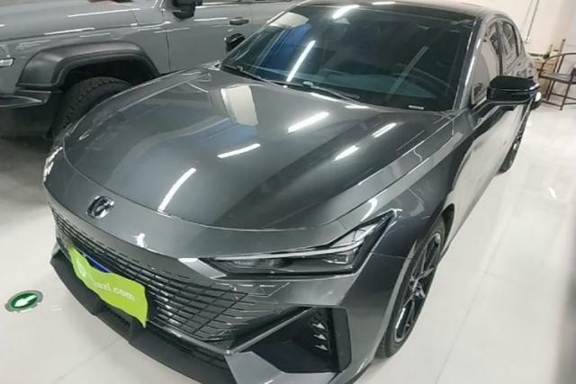 Used CHANGAN UNI-V 2023 1.5T Prestige Model