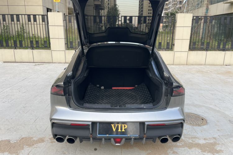 Used CHANGAN UNI-V 2023 2.0T Leading-Speed Edition Trunk