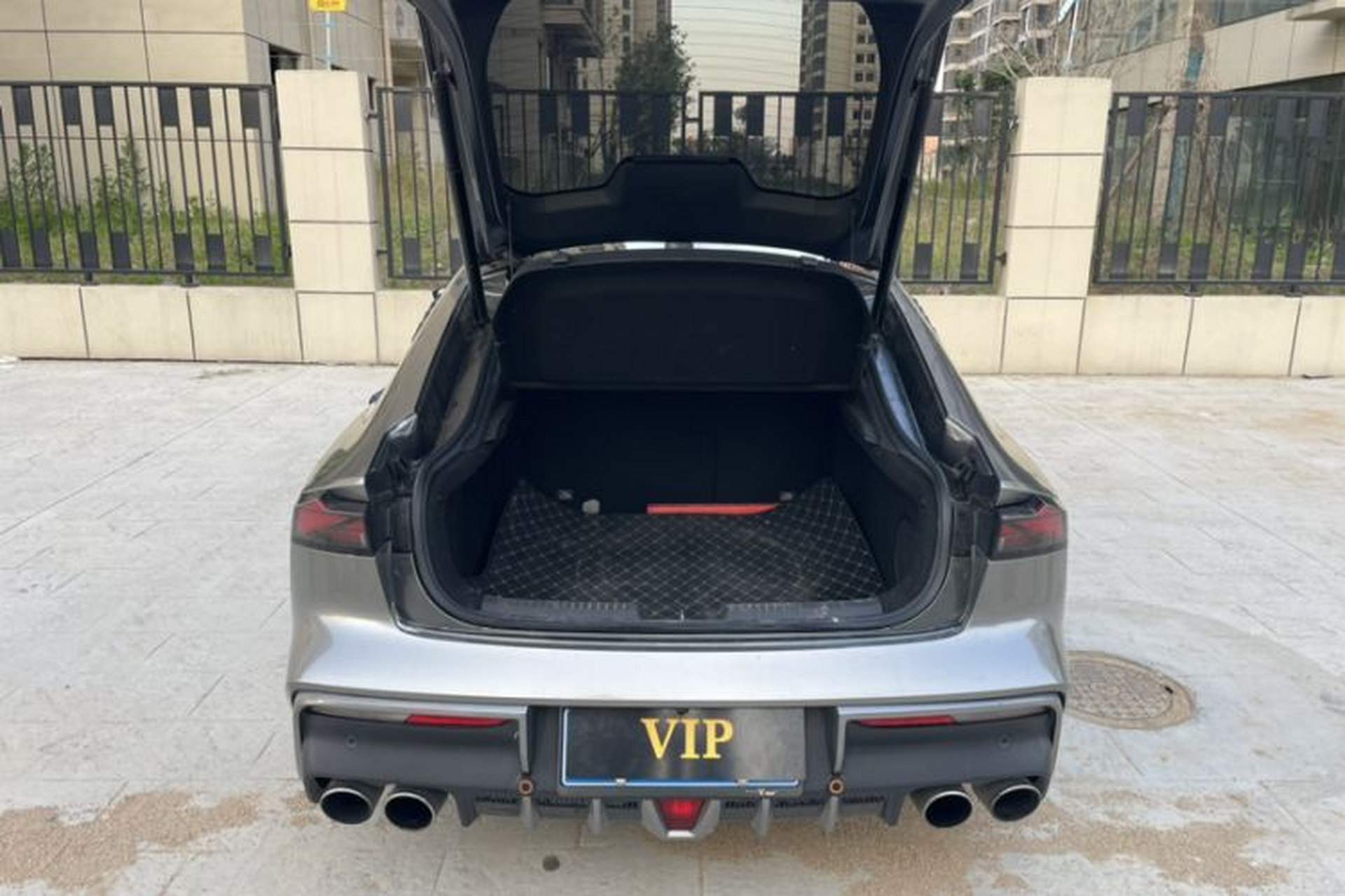 Used CHANGAN UNI-V 2023 2.0T Leading-Speed Edition Trunk