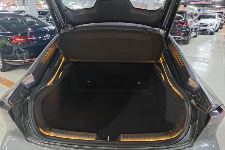 Used CHANGAN UNI-V 2023 1.5T Prestige Model Trunk
