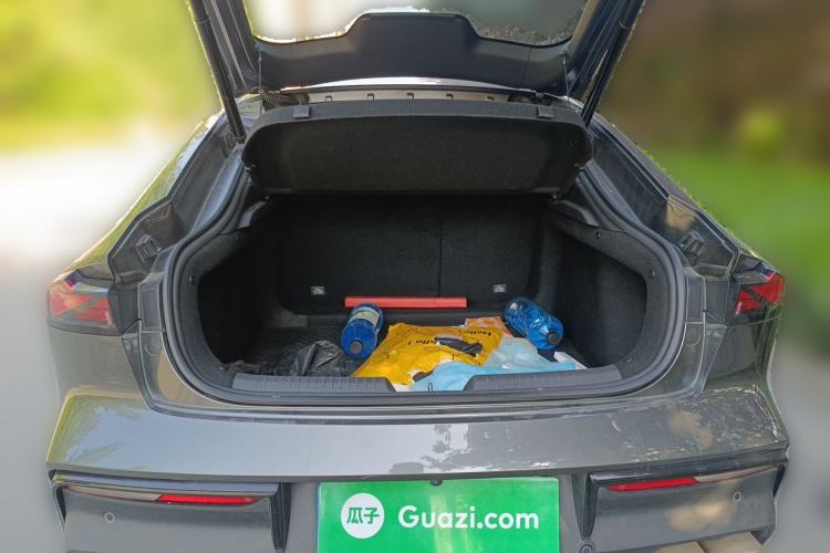 Used CHANGAN UNI-V 2023 1.5T Sport Edition Trunk