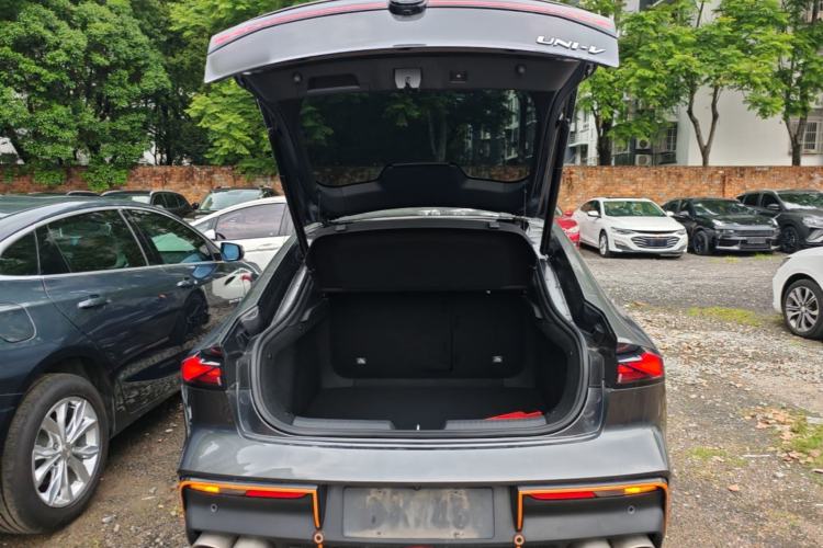 Used CHANGAN UNI-V 2023 1.5T Sport Edition Trunk