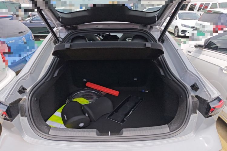Used CHANGAN UNI-V 2023 1.5T Prestige Model Trunk