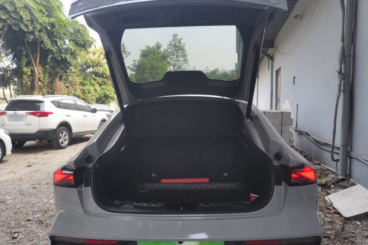 Used CHANGAN UNI-V 2023 1.5T Prestige Model Trunk