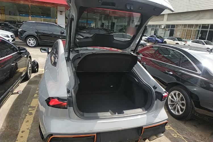 Used CHANGAN UNI-V 2023 1.5T Sport Edition Trunk