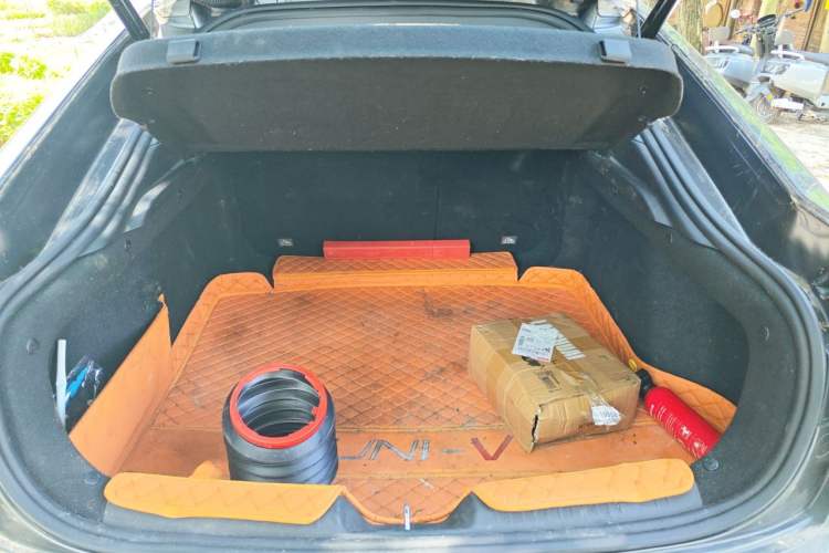 Used CHANGAN UNI-V 2023 1.5T Prestige Model Trunk