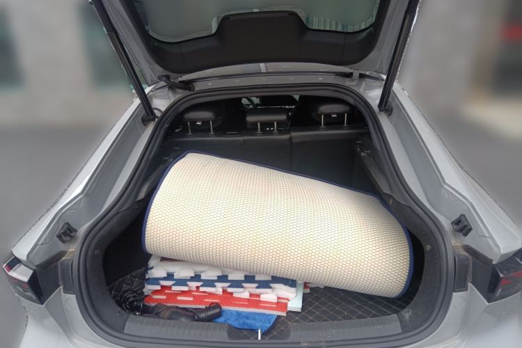 Used CHANGAN UNI-V 2023 1.5T Sport Edition Trunk