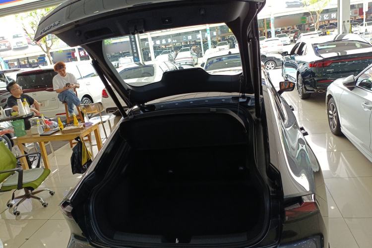Used CHANGAN UNI-V 2023 1.5T Sport Edition Trunk