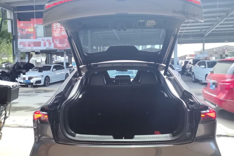 Used CHANGAN UNI-V 2023 1.5T Prestige Model Trunk