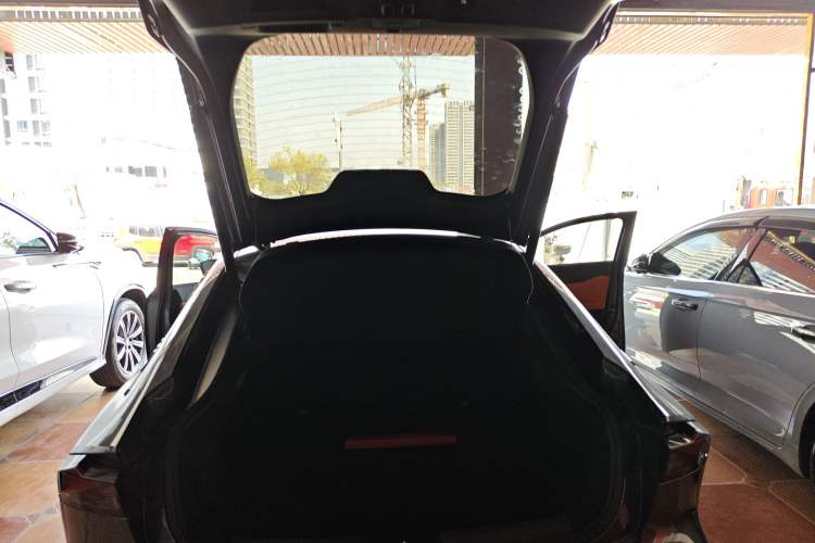 Used CHANGAN UNI-V 2023 1.5T Sport Edition Trunk