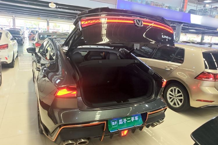 Used CHANGAN UNI-V 2023 1.5T Sport Edition Trunk