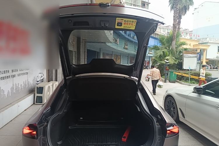 Used CHANGAN UNI-V 2023 1.5T Sport Edition Trunk