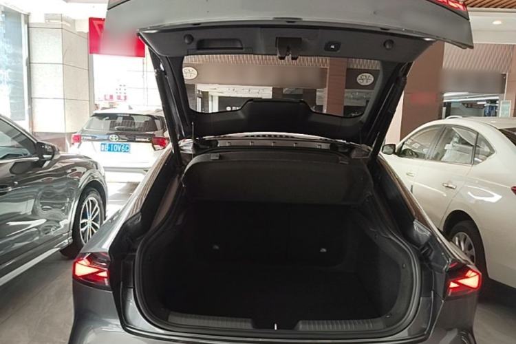 Used CHANGAN UNI-V 2023 1.5T Prestige Model Trunk