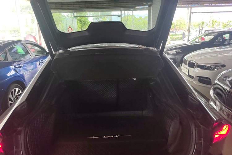 Used CHANGAN UNI-V 2023 1.5T Prestige Model Trunk