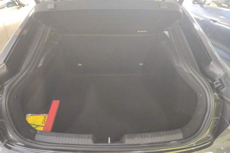 Used CHANGAN UNI-V 2023 1.5T Prestige Model Trunk