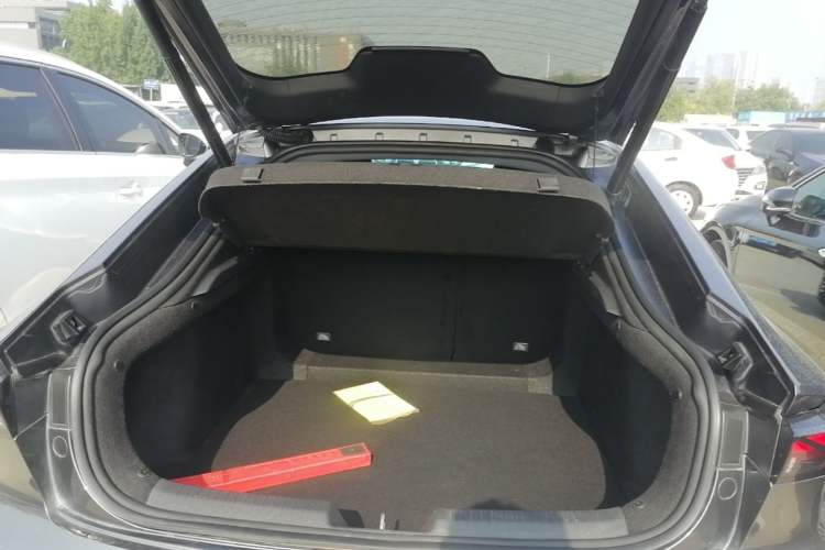 Used CHANGAN UNI-V 2023 1.5T Prestige Model Trunk