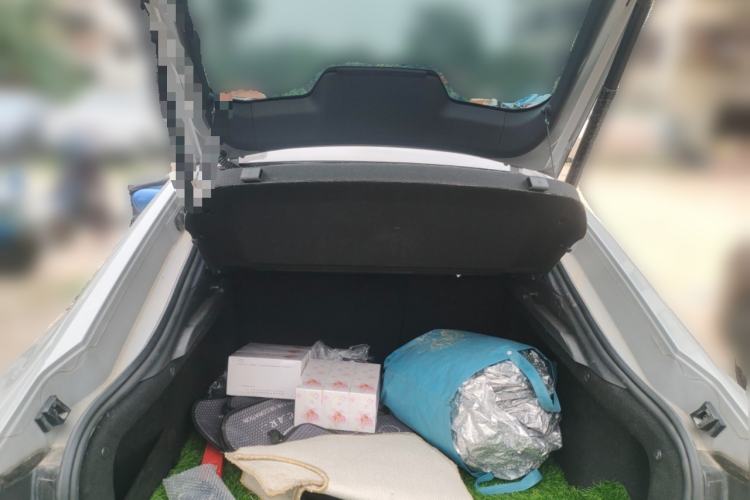 Used CHANGAN UNI-V 2023 1.5T Sport Edition Trunk