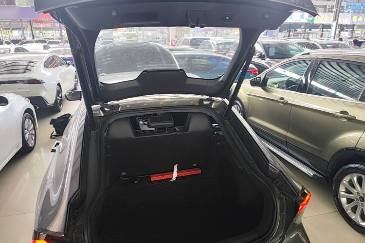 Used CHANGAN UNI-V 2023 1.5T Prestige Model Trunk