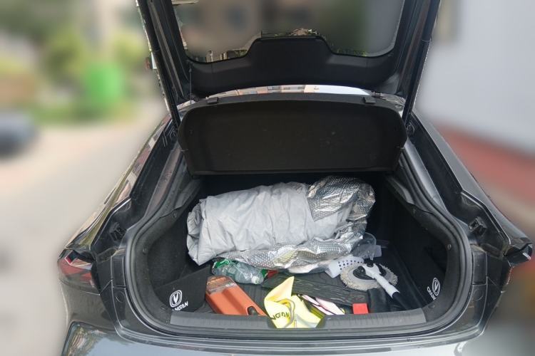 Used CHANGAN UNI-V 2023 1.5T Sport Edition Trunk