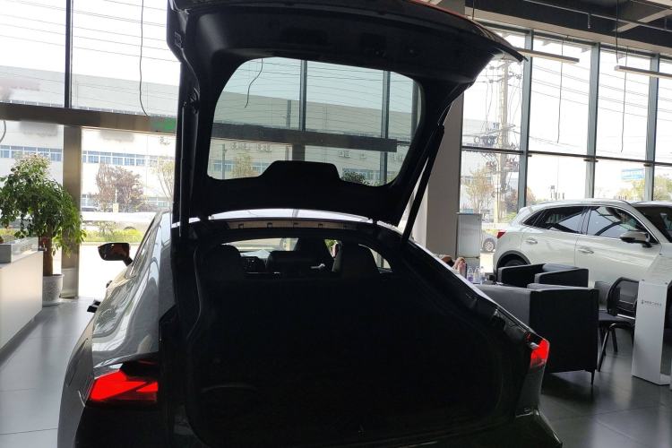 Used CHANGAN UNI-V 2023 1.5T Sport Edition Trunk