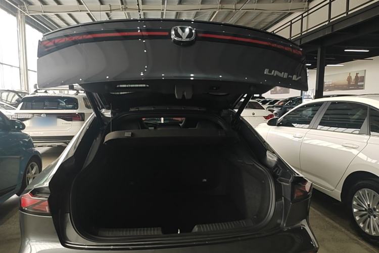 Used CHANGAN UNI-V 2023 1.5T Prestige Model Trunk