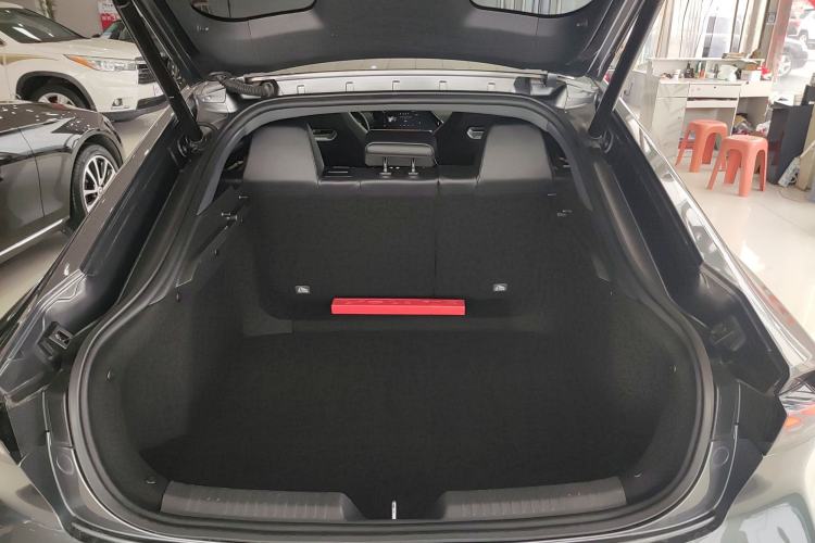 Used CHANGAN UNI-V 2023 1.5T Sport Edition Trunk