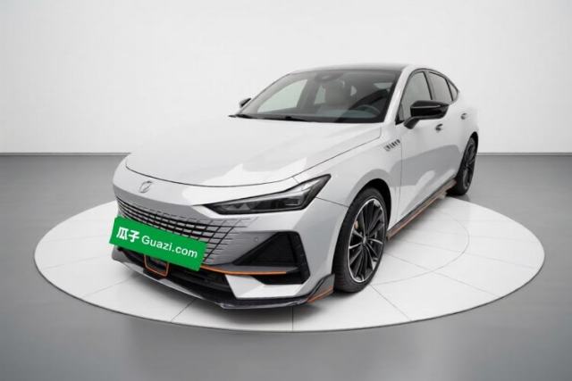 Używany CHANGAN UNI-V 2023 1.5T Sport Edition