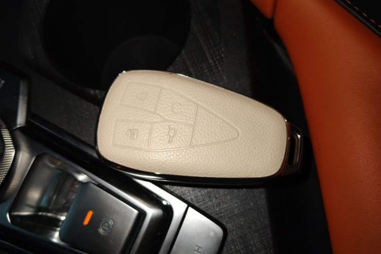Used CHANGAN UNI-V 2023 2.0T Leading-Speed Edition Vehicle Key