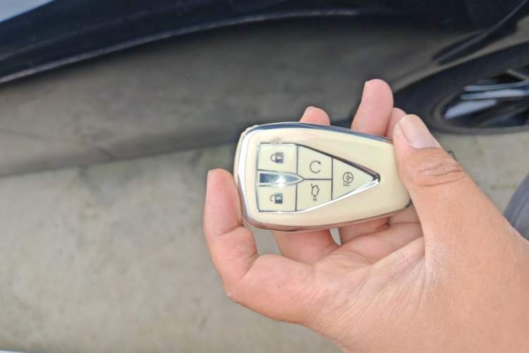 Used CHANGAN UNI-V 2023 1.5T Premium Model Vehicle Key