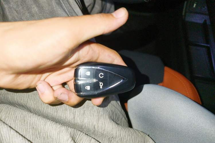 Used CHANGAN UNI-V 2023 1.5T Sport Edition Vehicle Key
